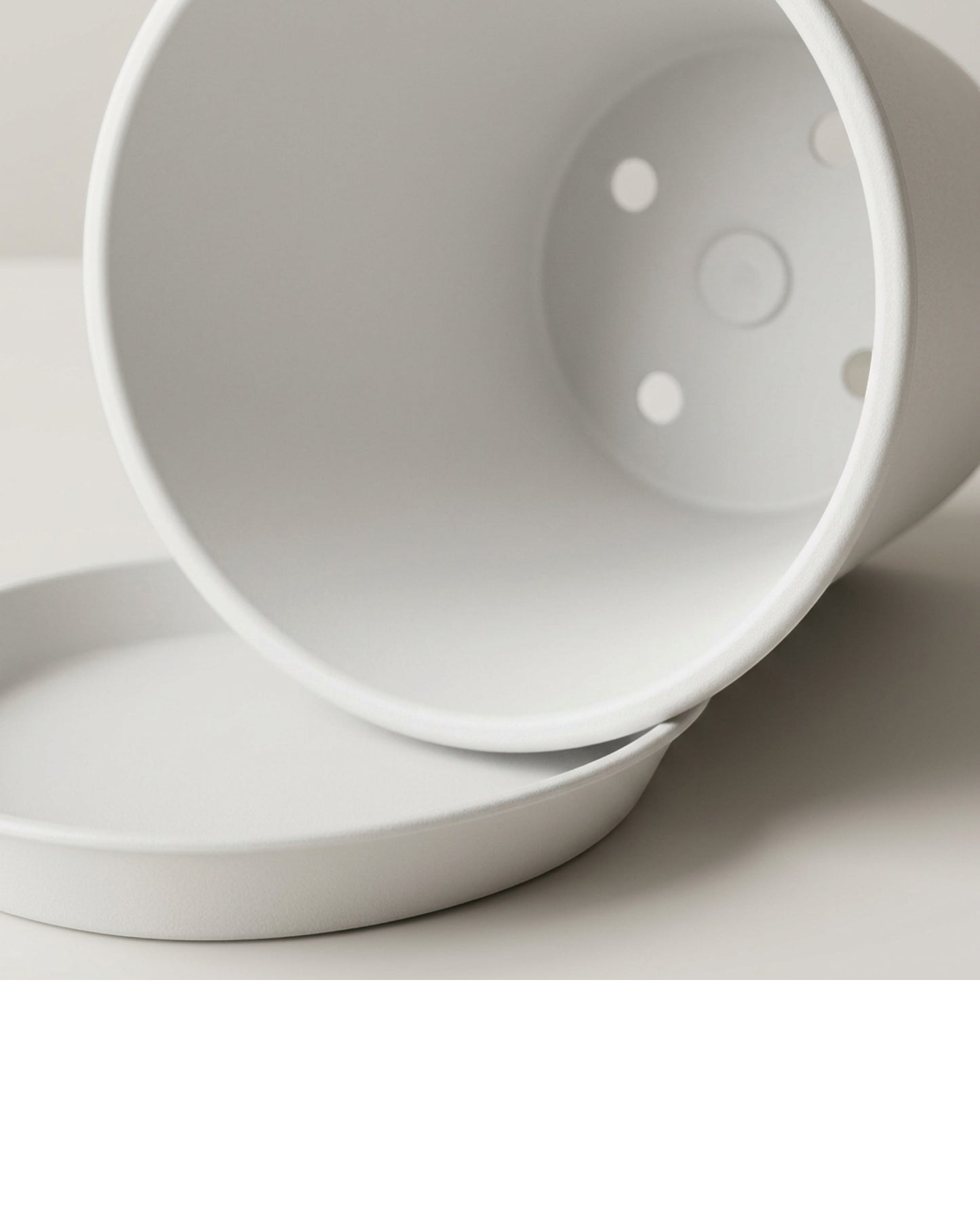 Ridg Plastic Planter Set of 3 with Saucers White - Detail view